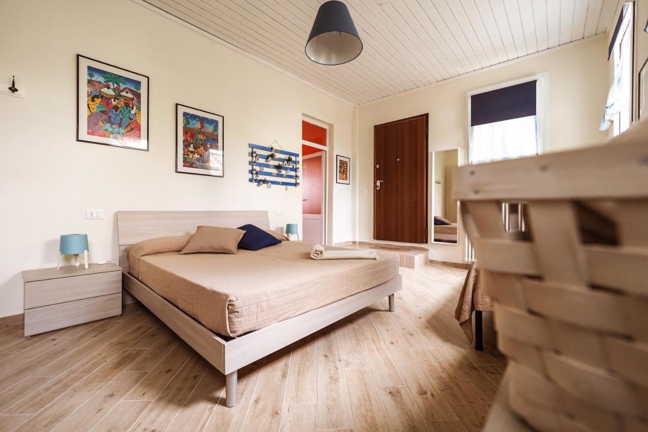 Rivacanze Apartments Laglio Bagian luar foto