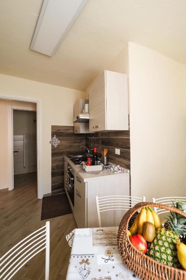 Rivacanze Apartments Laglio Bagian luar foto